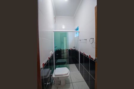Casa de condomínio para alugar com 212m², 3 quartos e 3 vagasBanheiro