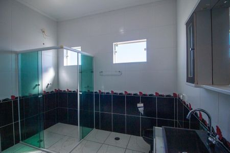 Casa de condomínio para alugar com 212m², 3 quartos e 3 vagasBanheiro da Suíte