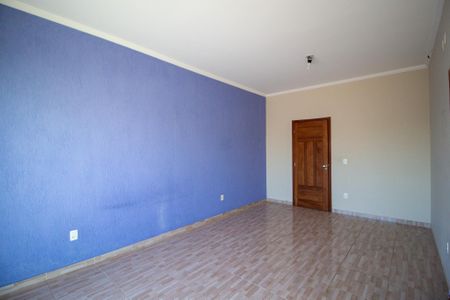 Casa de condomínio para alugar com 212m², 3 quartos e 3 vagasSuíte