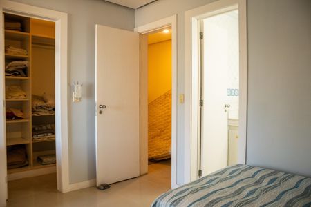 Casa de condomínio para alugar com 1200m², 8 quartos e 5 vagas Casa de condomínio para alugar com 1200m², 8 quartos e 5 vagasQuarto