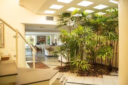 Casa de condomínio para alugar com 1200m², 8 quartos e 5 vagas Casa de condomínio para alugar com 1200m², 8 quartos e 5 vagasHall de Entrada