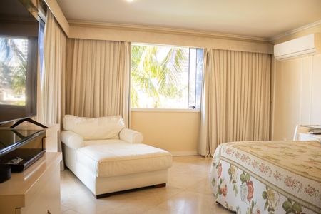 Casa de condomínio para alugar com 1200m², 8 quartos e 5 vagas Casa de condomínio para alugar com 1200m², 8 quartos e 5 vagasQuarto