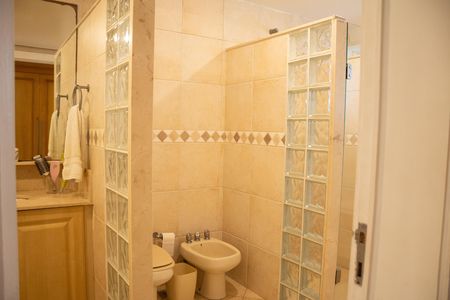 Casa de condomínio para alugar com 1200m², 8 quartos e 5 vagas Casa de condomínio para alugar com 1200m², 8 quartos e 5 vagasBanheiro