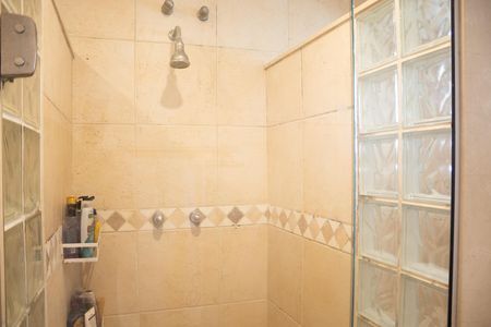 Casa de condomínio para alugar com 1200m², 8 quartos e 5 vagas Casa de condomínio para alugar com 1200m², 8 quartos e 5 vagasBanheiro
