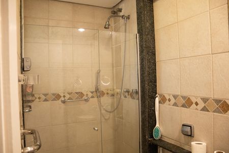 Casa de condomínio para alugar com 1200m², 8 quartos e 5 vagas Casa de condomínio para alugar com 1200m², 8 quartos e 5 vagasBanheiro