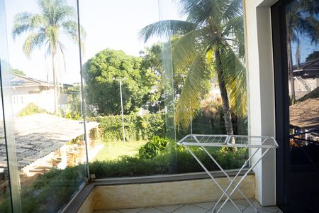 Casa de condomínio para alugar com 1200m², 8 quartos e 5 vagas Casa de condomínio para alugar com 1200m², 8 quartos e 5 vagasVaranda