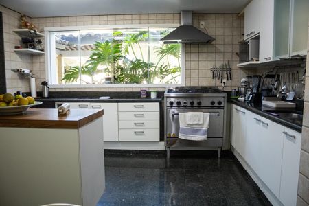 Casa de condomínio para alugar com 1200m², 8 quartos e 5 vagas Casa de condomínio para alugar com 1200m², 8 quartos e 5 vagasCozinha