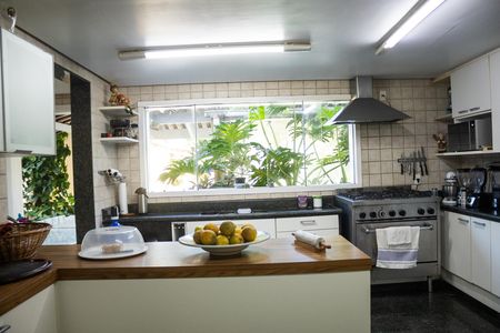 Casa de condomínio para alugar com 1200m², 8 quartos e 5 vagas Casa de condomínio para alugar com 1200m², 8 quartos e 5 vagasCozinha