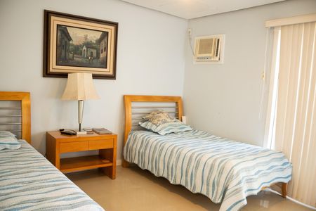 Casa de condomínio para alugar com 1200m², 8 quartos e 5 vagas Casa de condomínio para alugar com 1200m², 8 quartos e 5 vagasQuarto
