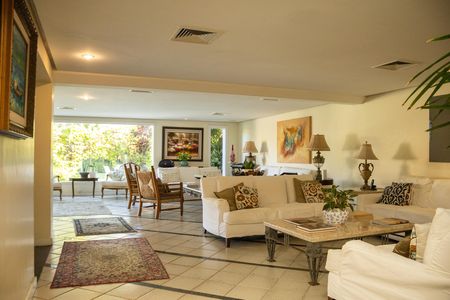 Casa de condomínio para alugar com 1200m², 8 quartos e 5 vagas Casa de condomínio para alugar com 1200m², 8 quartos e 5 vagasSala