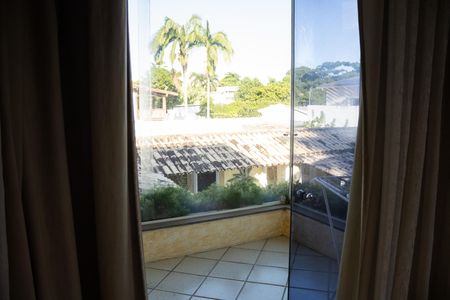 Casa de condomínio para alugar com 1200m², 8 quartos e 5 vagas Casa de condomínio para alugar com 1200m², 8 quartos e 5 vagasVaranda