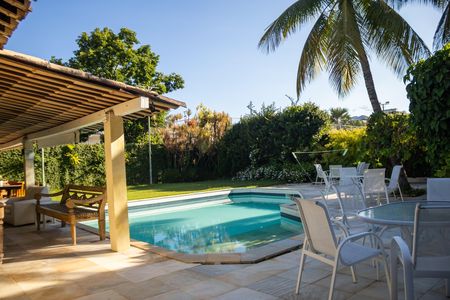 Casa de condomínio para alugar com 1200m², 8 quartos e 5 vagas Casa de condomínio para alugar com 1200m², 8 quartos e 5 vagasPiscina
