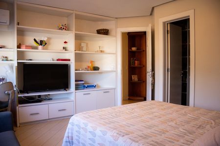 Casa de condomínio para alugar com 1200m², 8 quartos e 5 vagas Casa de condomínio para alugar com 1200m², 8 quartos e 5 vagasQuarto