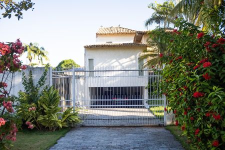 Casa de condomínio para alugar com 1200m², 8 quartos e 5 vagas Casa de condomínio para alugar com 1200m², 8 quartos e 5 vagasFachada