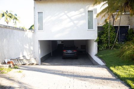 Casa de condomínio para alugar com 1200m², 8 quartos e 5 vagas Casa de condomínio para alugar com 1200m², 8 quartos e 5 vagasGaragem