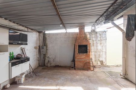 Casa à venda com 48m², 2 quartos e 2 vagasChurrasqueira