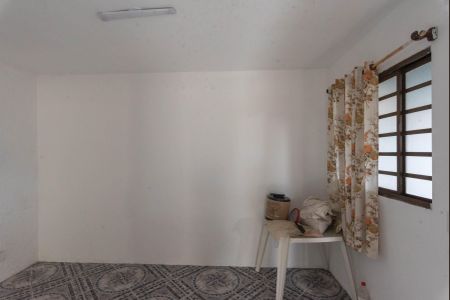 Casa à venda com 48m², 2 quartos e 2 vagasSala