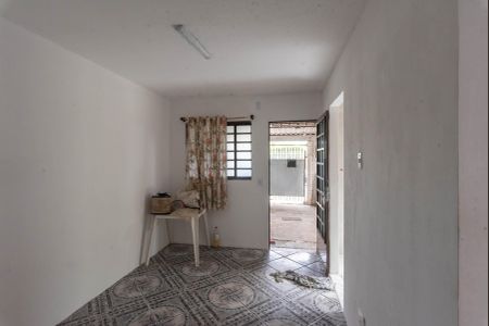 Casa à venda com 48m², 2 quartos e 2 vagasSala