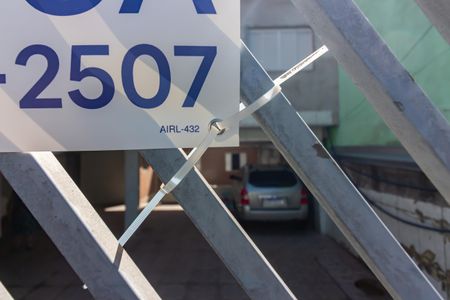 Casa para alugar com 70m², 2 quartos e 1 vagaCode