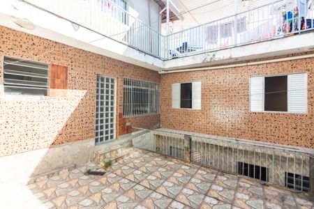 Casa para alugar com 70m², 2 quartos e 1 vagaQuintal