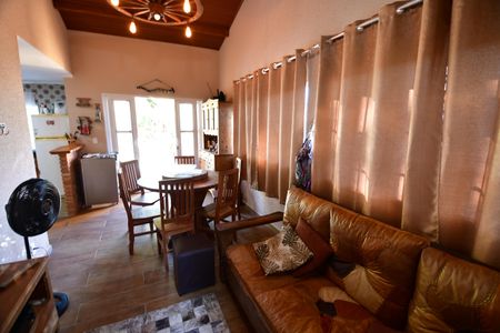 Casa para alugar com 1000m², 3 quartos e 10 vagasSala