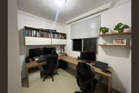 Apartamento à venda com 95m², 3 quartos e 2 vagasQuarto