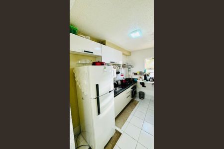 Cozinha de apartamento para alugar com 2 quartos, 50m² em São Marcos, Salvador