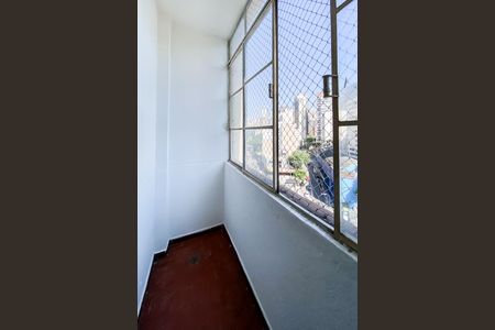 Apartamento para alugar com 74m², 2 quartos e sem vaga Apartamento para alugar com 74m², 2 quartos e sem vagaVaranda
