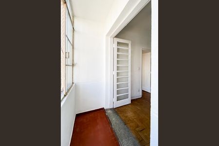 Apartamento para alugar com 74m², 2 quartos e sem vaga Apartamento para alugar com 74m², 2 quartos e sem vagaVaranda