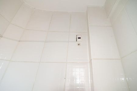 Apartamento para alugar com 74m², 2 quartos e sem vaga Apartamento para alugar com 74m², 2 quartos e sem vagaBanheiro de Serviço