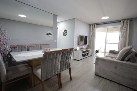 Sala de apartamento à venda com 3 quartos, 77m² em Campestre, Santo André