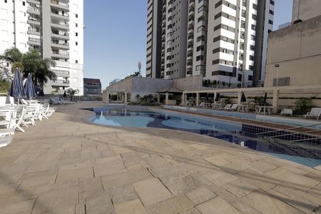 Apartamento à venda com 77m², 3 quartos e 2 vagas Apartamento à venda com 77m², 3 quartos e 2 vagasÁrea comum - Piscina