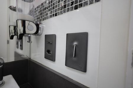 Apartamento à venda com 77m², 3 quartos e 2 vagas Apartamento à venda com 77m², 3 quartos e 2 vagasBanheiro