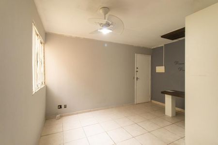 Sala de apartamento para alugar com 2 quartos, 45m² em Santa Cândida, Curitiba