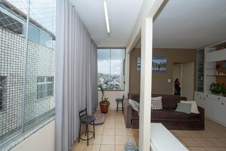 Apartamento à venda com 85m², 2 quartos e 2 vagasSALA