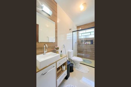 Casa à venda com 137m², 3 quartos e 2 vagas Casa à venda com 137m², 3 quartos e 2 vagasBanheiro 2