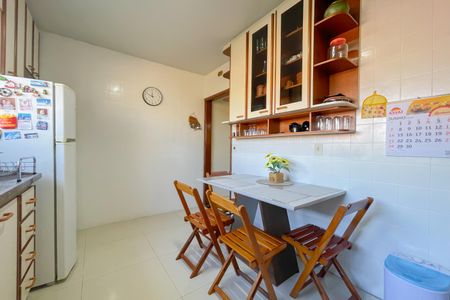 Casa à venda com 137m², 3 quartos e 2 vagas Casa à venda com 137m², 3 quartos e 2 vagasCozinha