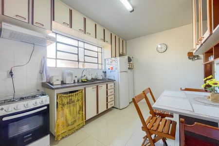 Casa à venda com 137m², 3 quartos e 2 vagas Casa à venda com 137m², 3 quartos e 2 vagasCozinha