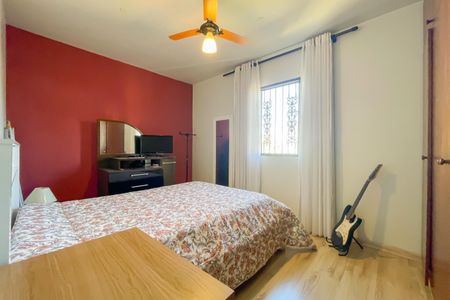 Casa à venda com 137m², 3 quartos e 2 vagas Casa à venda com 137m², 3 quartos e 2 vagasQuarto 2