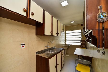 Apartamento à venda com 52m², 2 quartos e 1 vaga Apartamento à venda com 52m², 2 quartos e 1 vagaCozinha e Área de Serviço