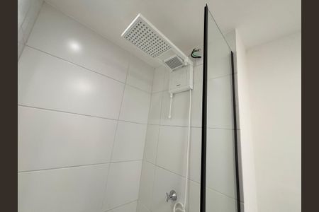 Banheiro  de apartamento para alugar com 1 quarto, 24m² em Pinheiros, São Paulo
