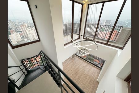 Apartamento à venda com 121m², 2 quartos e 2 vagas Apartamento à venda com 121m², 2 quartos e 2 vagasEscadas