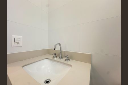 Apartamento à venda com 121m², 2 quartos e 2 vagas Apartamento à venda com 121m², 2 quartos e 2 vagasBanheiro Suíte