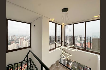 Apartamento à venda com 121m², 2 quartos e 2 vagas Apartamento à venda com 121m², 2 quartos e 2 vagasEscadas