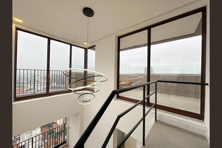 Apartamento à venda com 121m², 2 quartos e 2 vagas Apartamento à venda com 121m², 2 quartos e 2 vagasEscadas