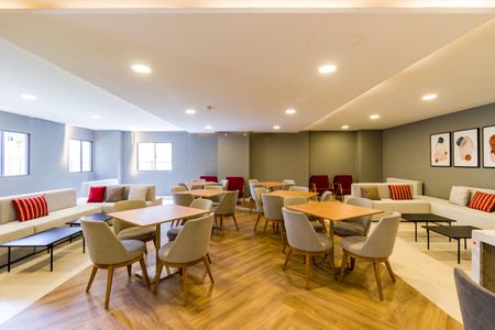 Apartamento para alugar com 38m², 2 quartos e sem vaga Apartamento para alugar com 38m², 2 quartos e sem vagaÁrea comum - Salão de festas