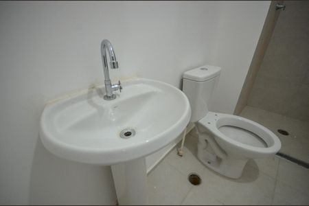 Apartamento para alugar com 36m², 2 quartos e sem vaga Apartamento para alugar com 36m², 2 quartos e sem vagaBanheiro