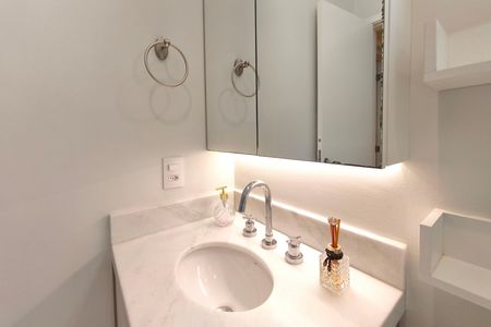 Casa de condomínio à venda com 120m², 3 quartos e 2 vagas Casa de condomínio à venda com 120m², 3 quartos e 2 vagasBanheiro Social