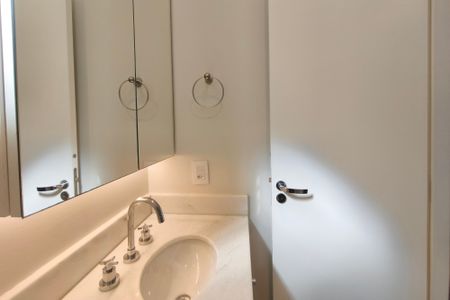 Casa de condomínio à venda com 120m², 3 quartos e 2 vagas Casa de condomínio à venda com 120m², 3 quartos e 2 vagasBanheiro Suíte