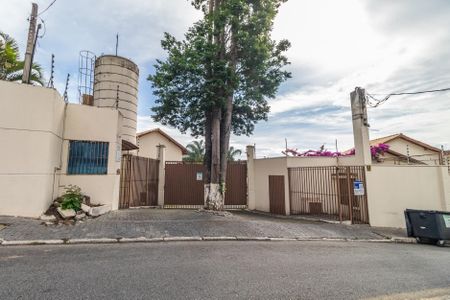 Casa de condomínio para alugar com 117m², 2 quartos e 2 vagas